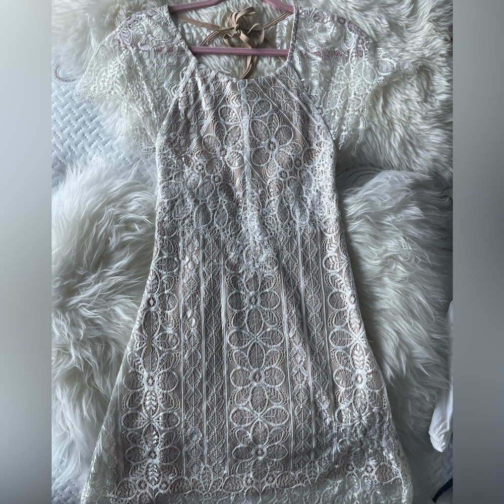 Cute white lace backless minidress